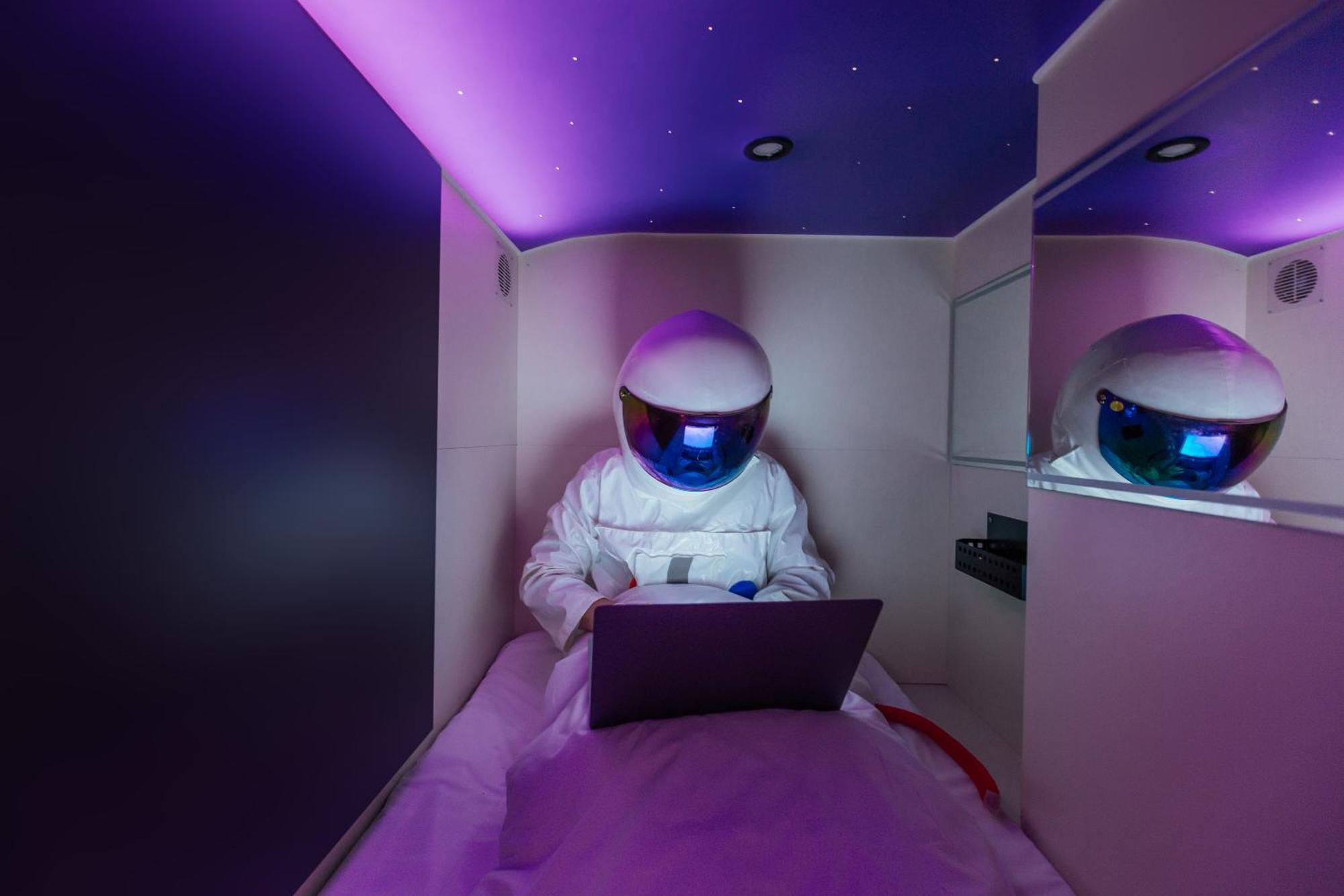 לבוב Capsule Hotel Constellation 91 מראה חיצוני תמונה