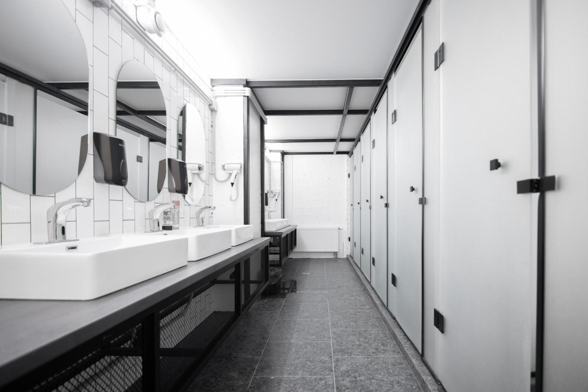 לבוב Capsule Hotel Constellation 91 מראה חיצוני תמונה